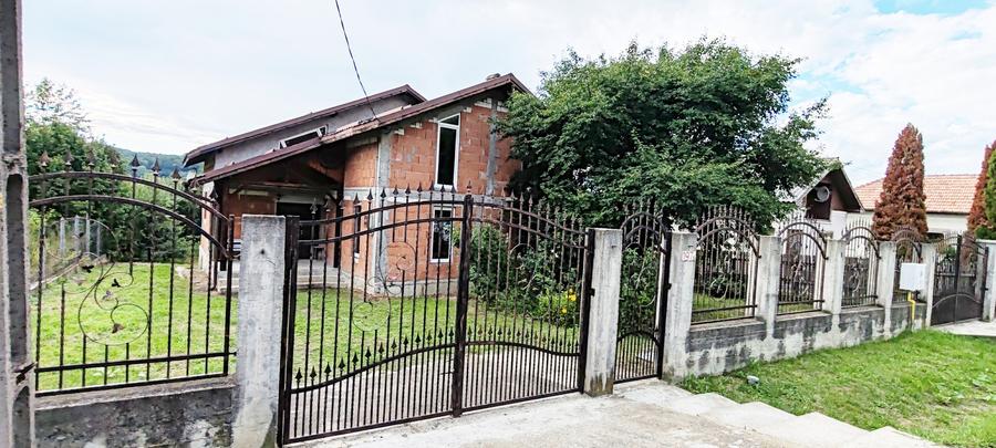 PROPRIETATE DEOSEBITA-CASA & LIVADA-SAT MANGA, COM. VOINESTI, JUD. DAMBOVITA