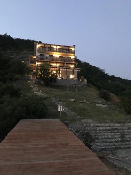 Pensiune, Clisura Dunării, Svinita