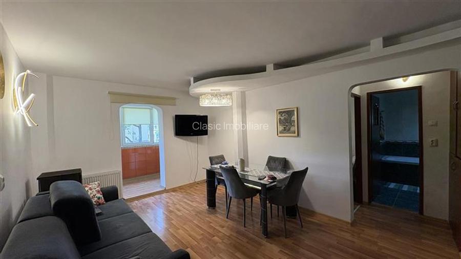 Inchiriere apartament 3 camere modern cu parcare in Zorilor- str Meteor, Cluj-Na - 2