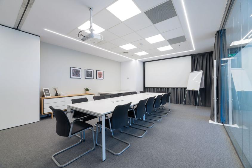 Spațiu de birou privat pentru 4 persoane în Regus Iulius Centre