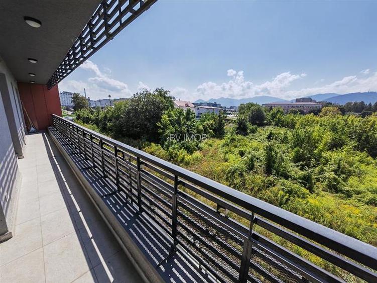Inchiriem Apartament 3 Camere, Partial Mobilat, Open Space, Tractorul