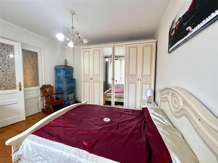 Apartament 2 camere la casa cu curte proprie Schei