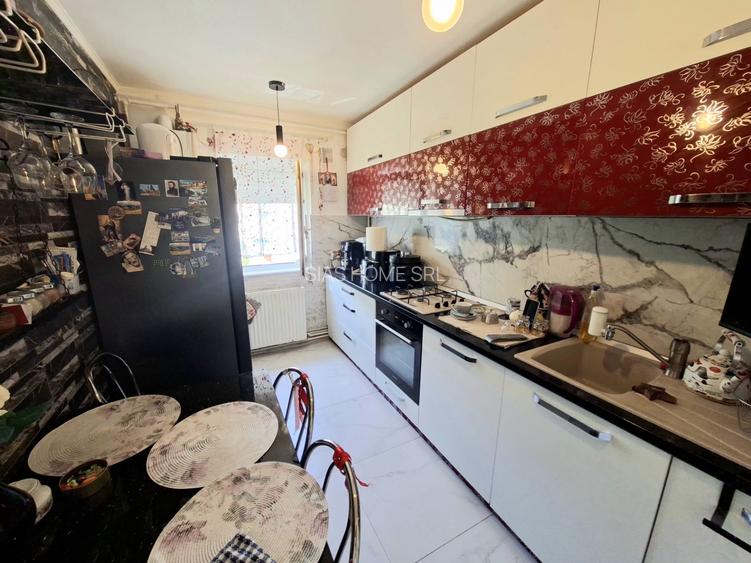 Apartament 4 camere decomandat, 77 mp, vedere Măgura Codlei – Comision 0% - 5