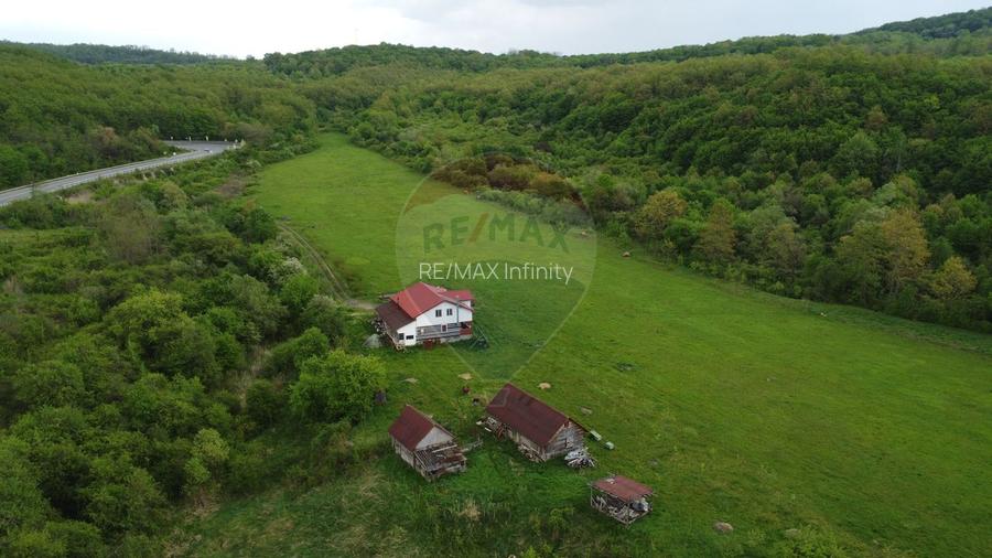 Proprietate OFF-GRID 5,76 Ha. Casa tradiționala lemn. Limită Cluj - 28