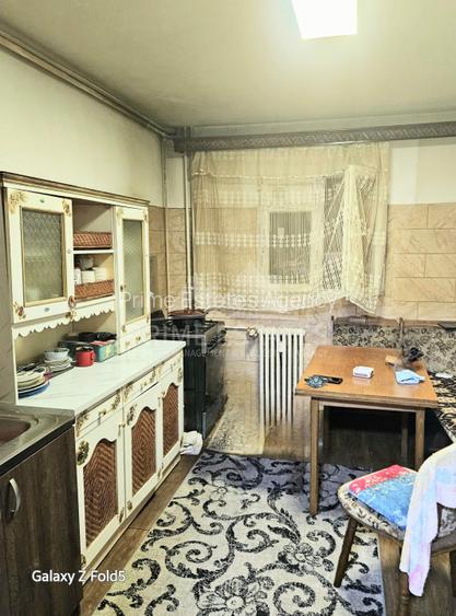 De vanzare apartament 4 camere  Teiul Doamnei -Lacul Tei - 6