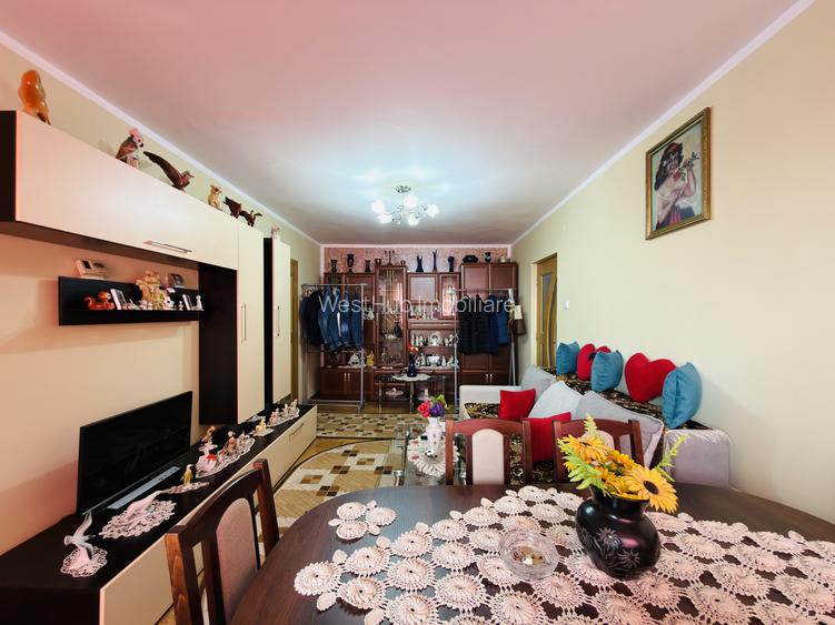 Apartament 2 camere, semidecomandat, etaj 7 - zona Sagului - 3