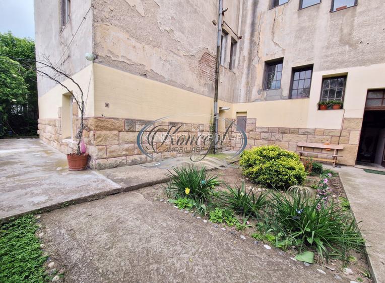 Apartament in imobil interbelic, str. Emil Racovita - 19
