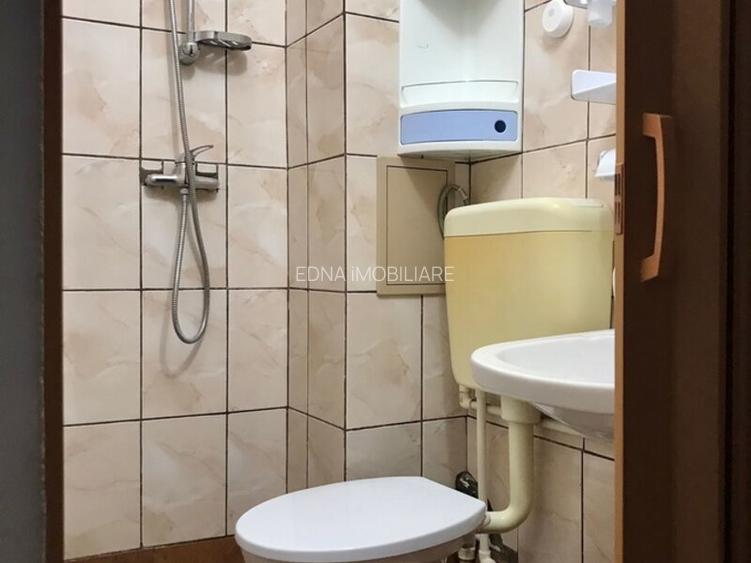 Garsoniera de Vanzare, Central, Cartier Unirii, Mall Vitan, Metrou la 10 Minute. - 10