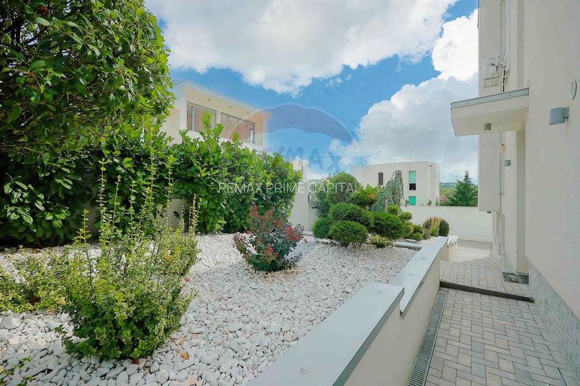 Vilă premium zona dealuri situata pe Str. Caișilor - 52