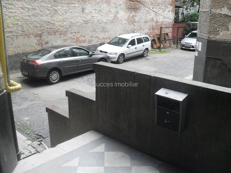 ,3 cam in vila,2 intrari,parter,PARCARE 2 -3 AUTOTURISME, - 2