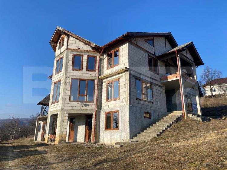 Casa P+E la rosu, teren de 71 ari, Salva