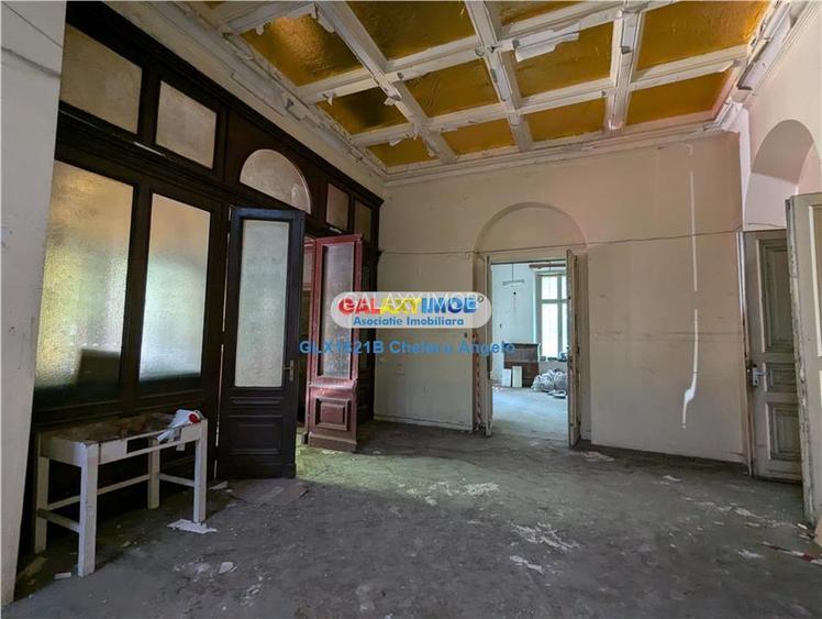 Cismigiu, vila neoromaneasca, suprafata construita 3000 mp, teren 1760 - 22