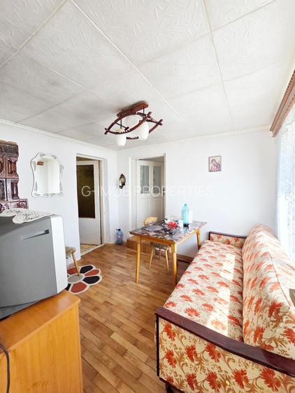 VANZARE CASA + TEREN 1000 MP. - ODAIA TURCULUI, DB - 8