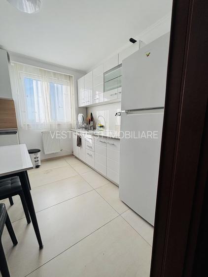 Apartament cu 3 camere, decomandat, Rogerius - 2