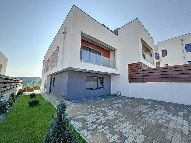 Casa noua tip duplex , 195 mp, 3 bai, 2 parcari, aproape de Vivo! - 2