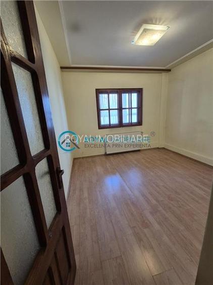 Royal Imobiliare - Vanzare apartament 3 camere zona Malu Rosu - 4