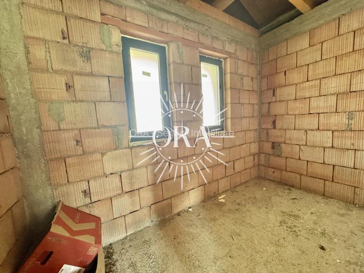 CASĂ INDIVIDUALĂ SEMIFINISATA DE VÂNZARE ÎN DEZMIR - 4 CAMERE - 500 MP GRĂDINA - 7