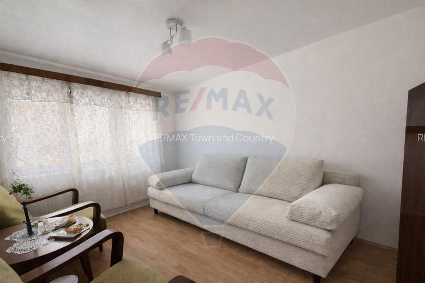 Apartament cu 3 camere de închiriat - 2