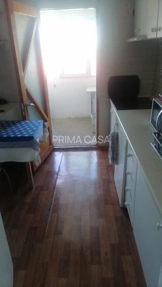Apartament cu 2 camere ~ zona Brosteni ~ etaj 3 din 4 ~ confort 1 decomandat - 5