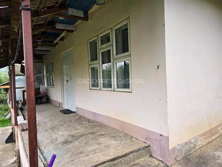 Casa locuibila de vanzare (3 camere, baie, bucatarie, teren) la 28 km de Iasi - 12