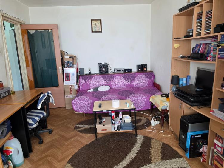 1 Decembrie 1918, Trapezului intersectie Prevederii, 3 minute metrou - 5