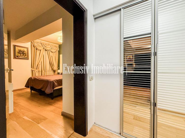 Vedere Frontala la Mare si Plaja la Picioare - Apartament cu Parcare Privata - 21