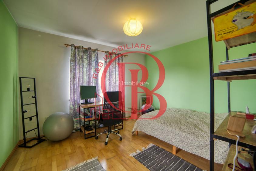 Casa complet mobilata 5 camere 3 bai curte generoasa - 24