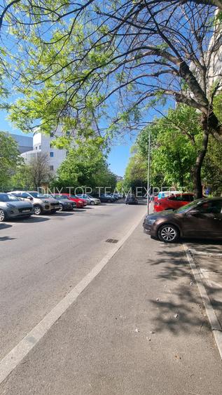 Apartament 4 camere, centrală proprie, parcare, 5 min metrou Apărătorii Patriei - 17