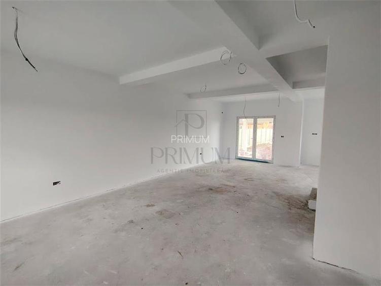 Duplex despartit prin camera tehnica - teren generos - personalizare interiora - 9