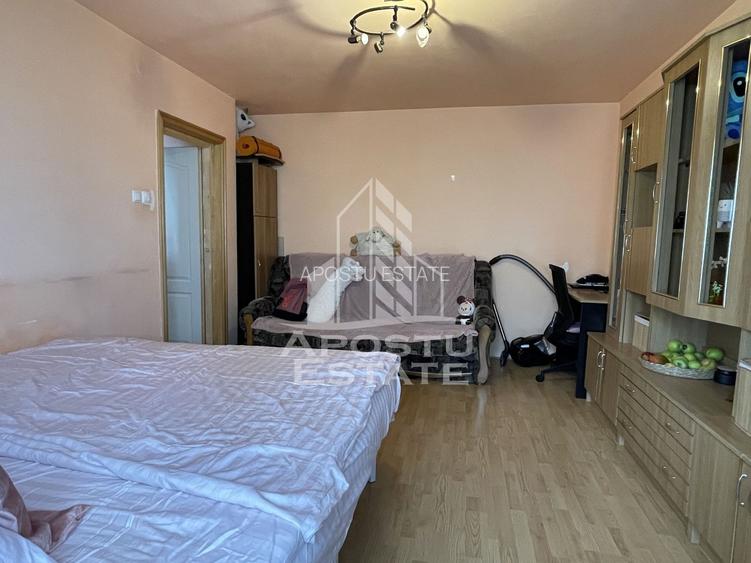 Apartament cu o camera Intrarea Peru Steaua etaj 2 - 4