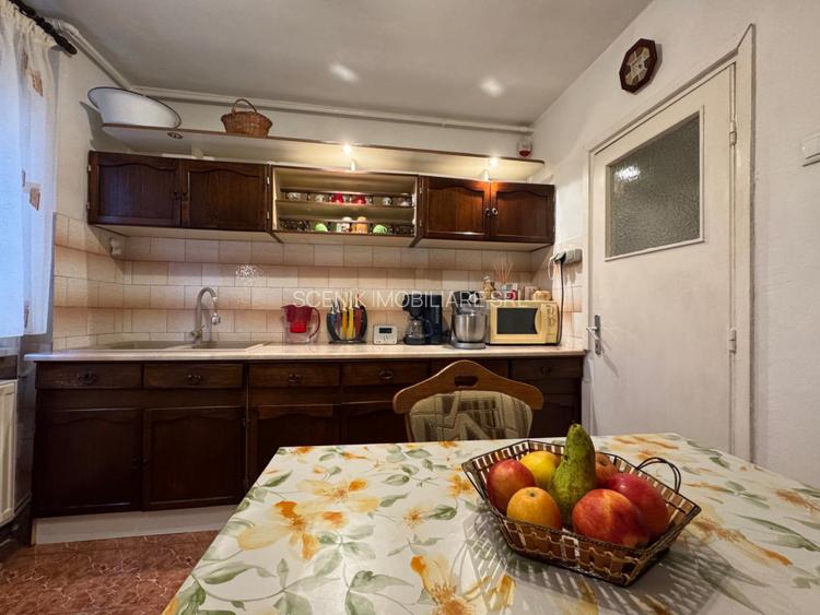 Astra, zona Saturn, Aleea Constelatiei, apart. semidecomandat, mobilat si utilat - 12