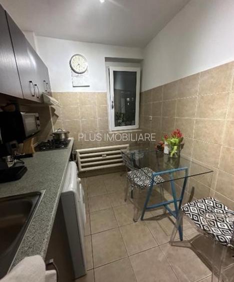 Apartament 2 camere renovat recent langa metrou 1Mai - 6