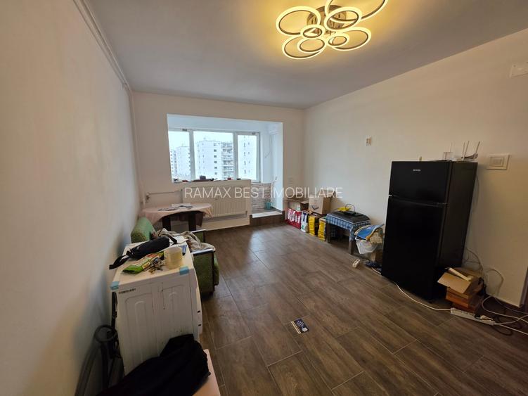 Dristror, chiar la metrou, 10 minute mall Park Lake, bloc 1978 - 3