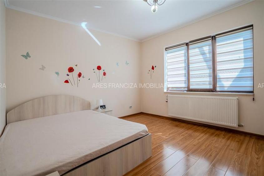 DOMNESTI,VILA,4 CAMERE,258 MP,TEREN 700 MP,AN 2017,MOBILATA - 15