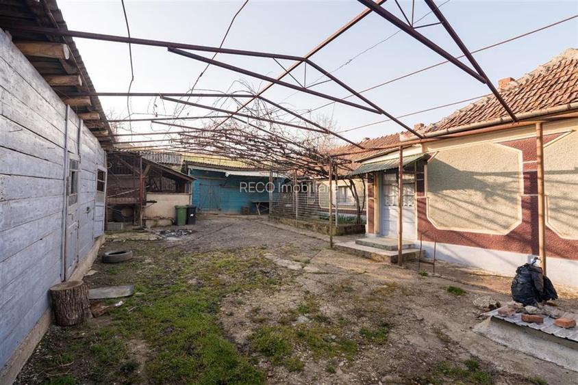 RECO Casa in Sarbi la 27km de Oradea cu dublu front stradal - 13