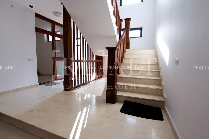 Inchiriere casa, vila 7 camere | Individuala, Renovata, Curte | Campul Pipera - 42