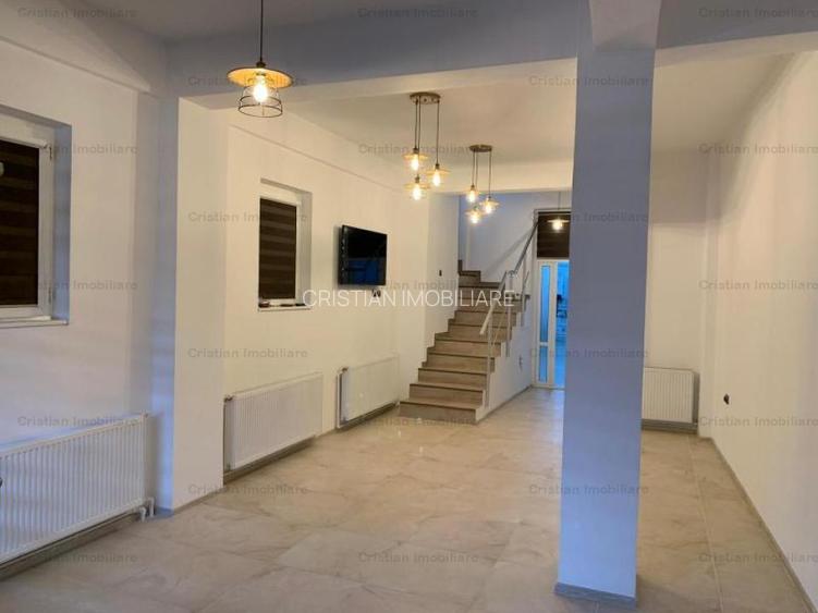 Vila de LUX  Ultracentrala! TOTUL NOU SI DE CALITATE- 300mp construiti - 12