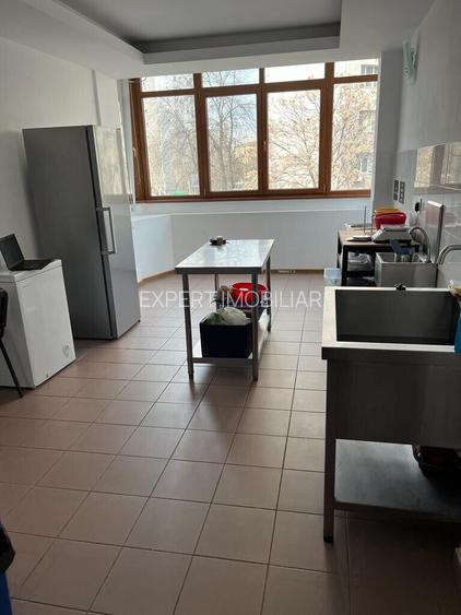 Titan - 1 Decembrie 1918 langa Piata Titan 90 mp - 2