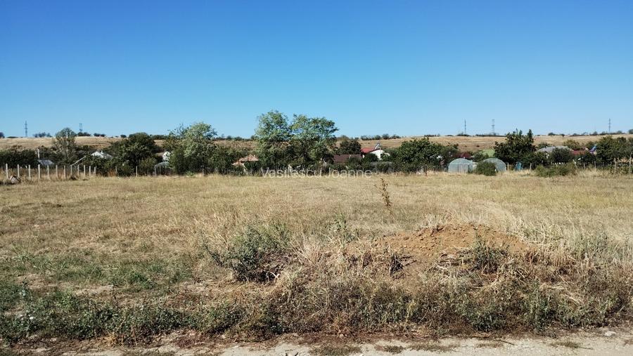 Teren intr. în centrul satului Brebeni, lângă Slatina. Împărțit în 4 parcele. - 3