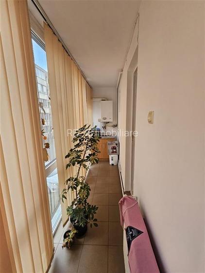 Apartament 3 camere decomandate, zona Astra - 9