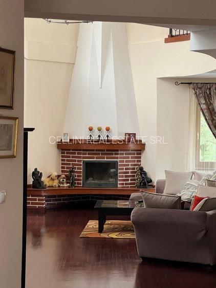 Vila de vis cu parc privat  — Panoramă Unică Spre Crucea Caraiman, - 11