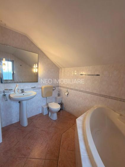 Casa cu 5 camere de inchiriat - 825 euro - Zona Girocului - 13