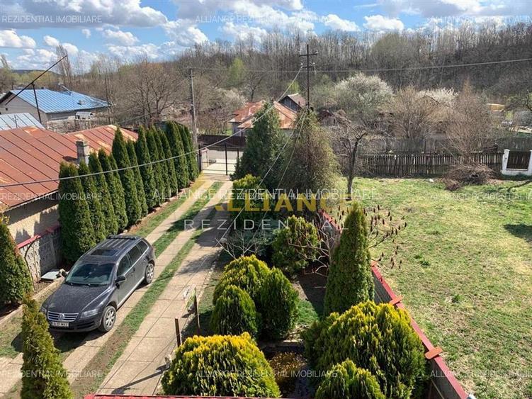 Casa superba la poalele muntilor - 6