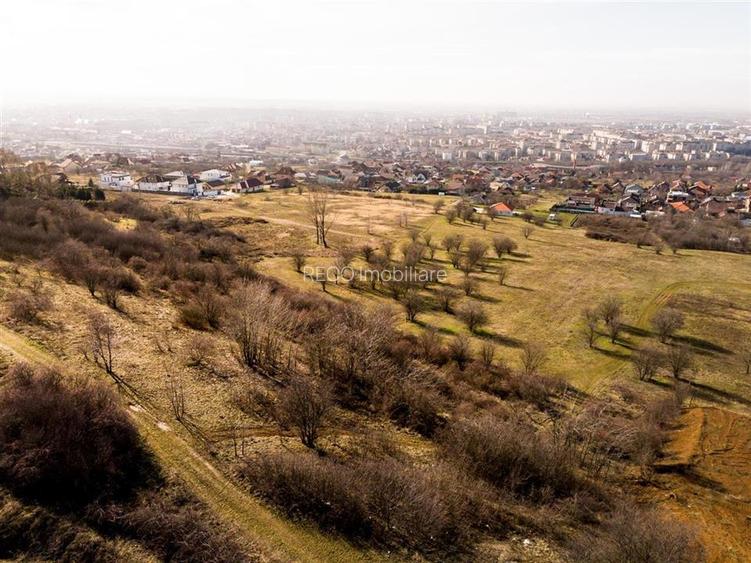 RECO Teren  intravilan- panorama asupra orasului -str. Caisilor - 10