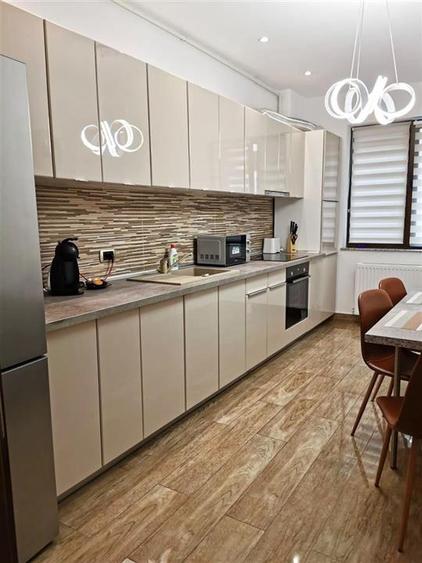 Garsoniera moderna – Coresi, confort & stil