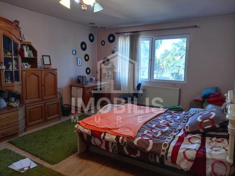Casa cu 2 corpuri de cladire | zona 7 Noiembrie