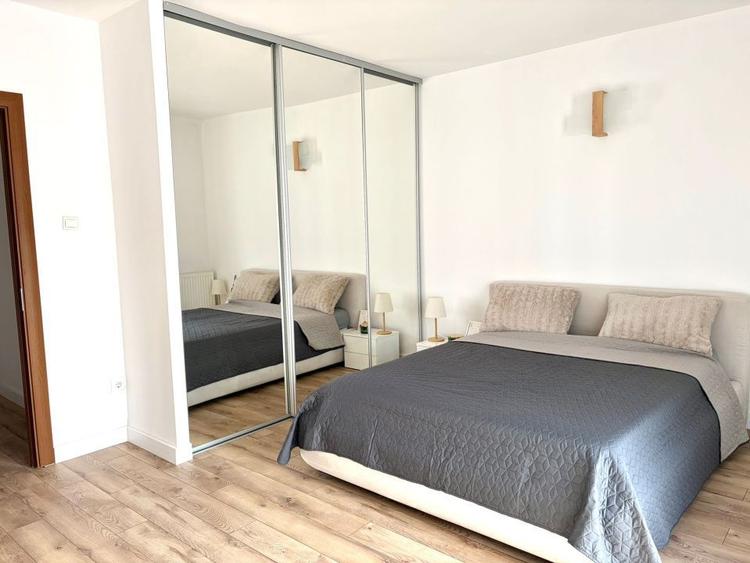 Penthouse pe 2 niveluri l 160 mp utili l terase 75 mp l parcare l B. Z