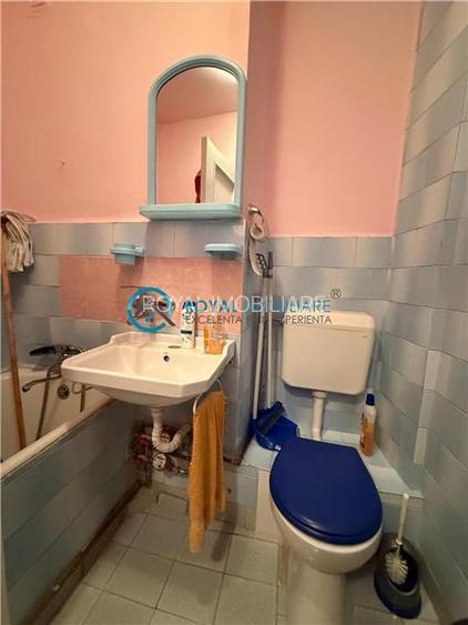 Royal Imobiliare - Vanzare apartament zona Vest - 9