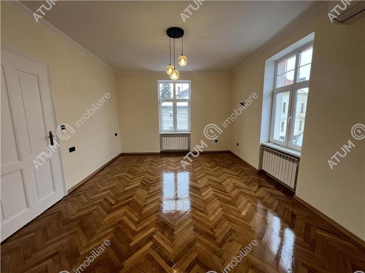 Spatiu de birouri complet renovat cu 3 camere si 2 bai zona centrala