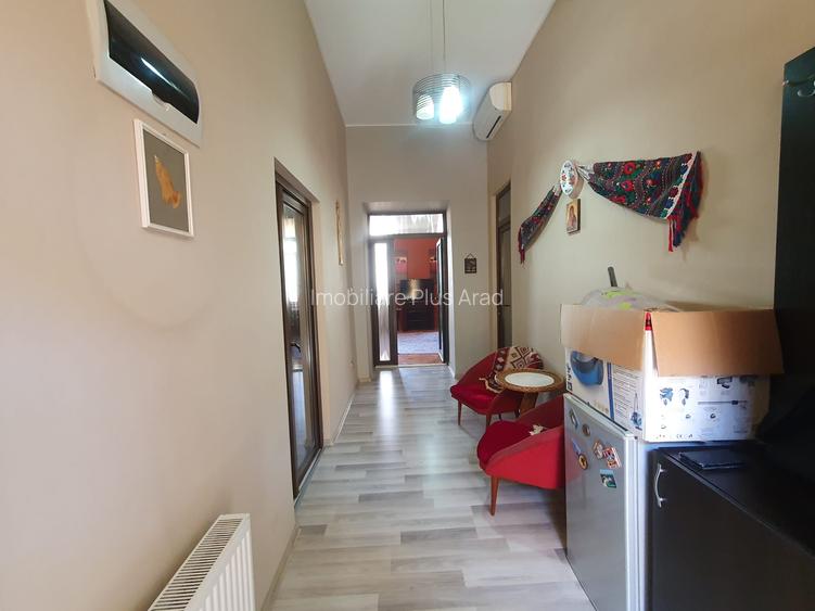 Vand apartament la casa ultracentral 3 camere etaj 1 - 12